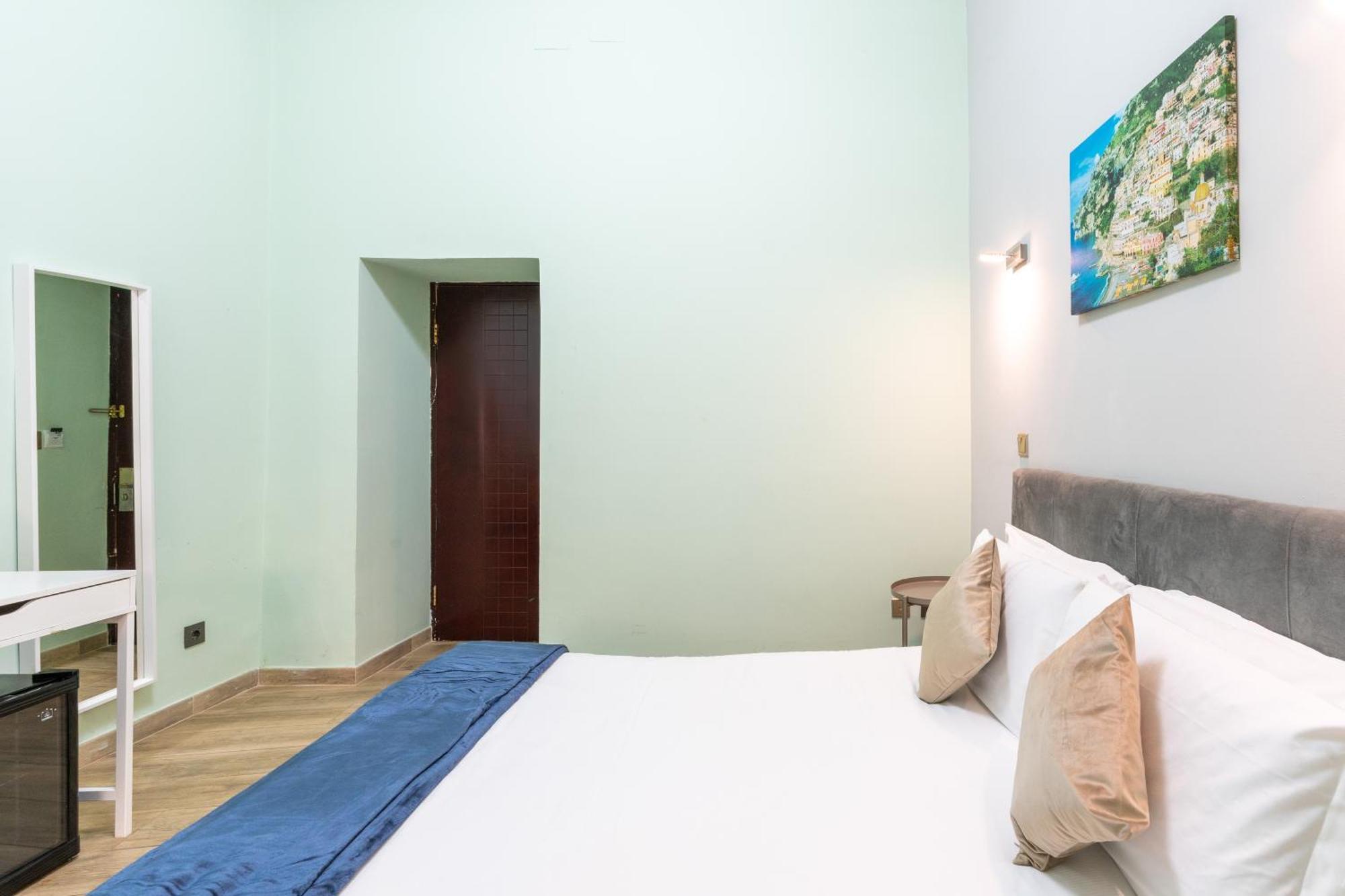 Leoni Di Giada Guesthouse - Close To Central Station Рим Экстерьер фото