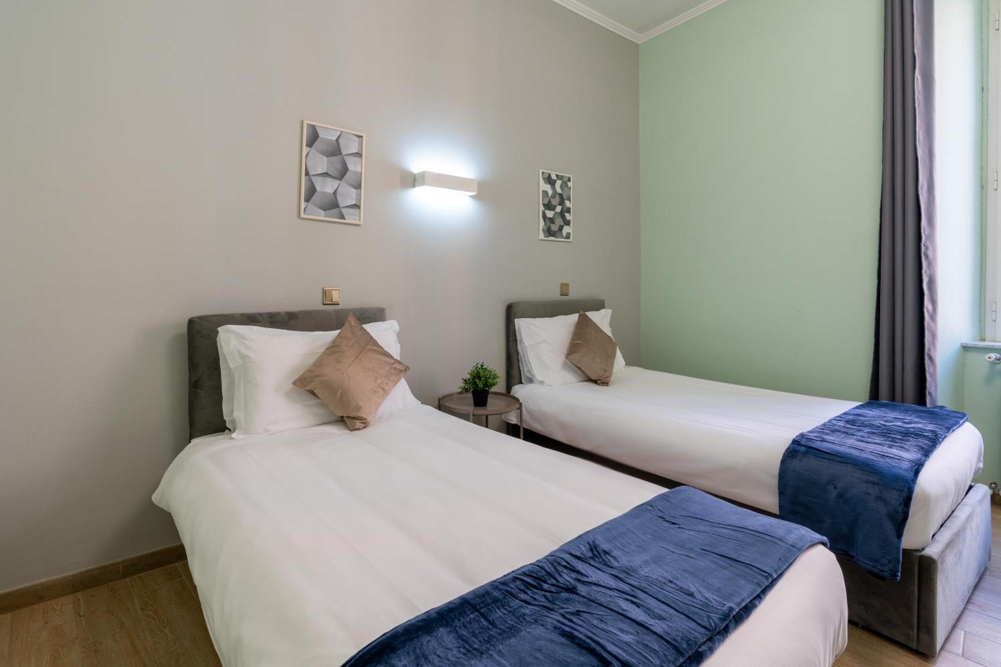 Leoni Di Giada Guesthouse - Close To Central Station Рим Экстерьер фото